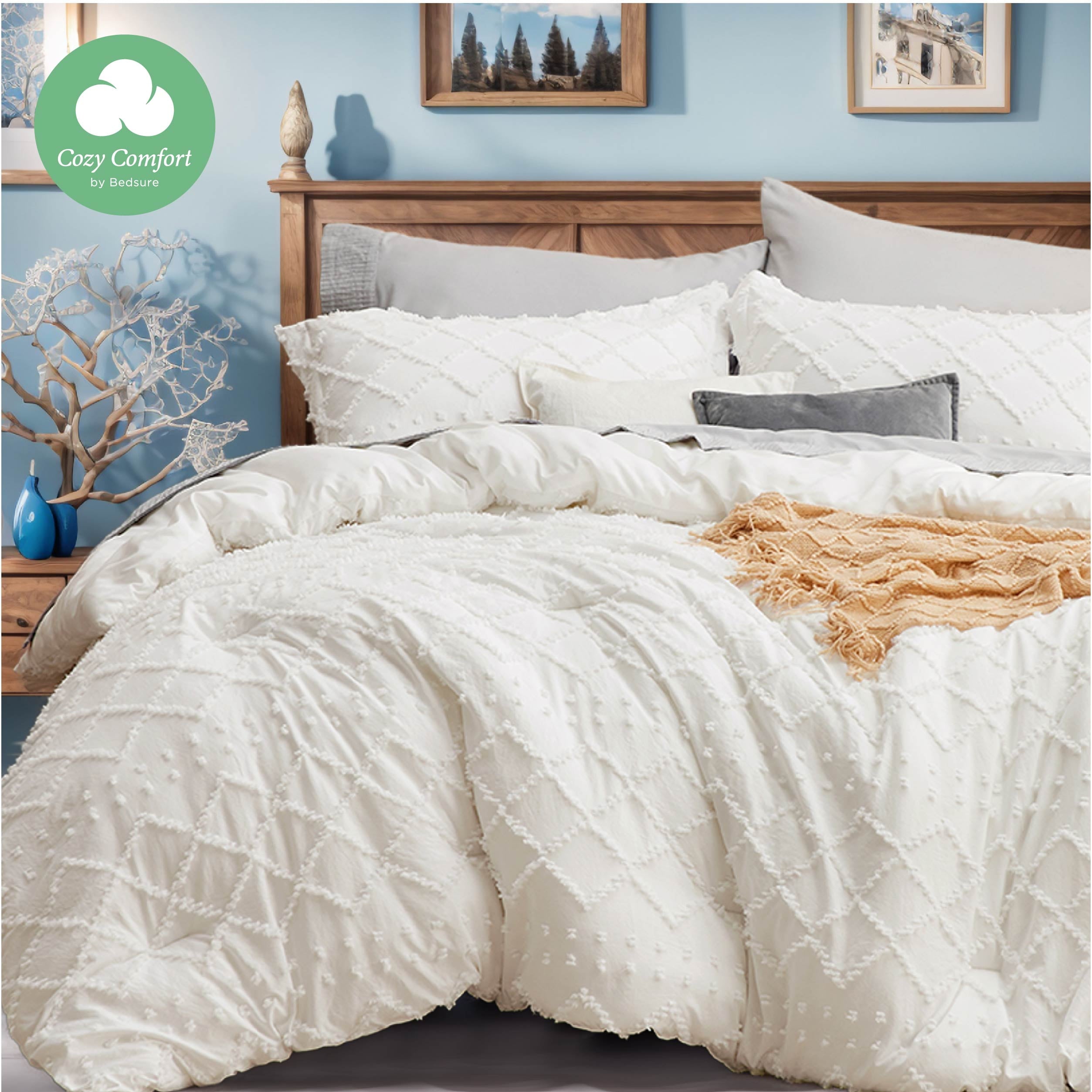 Cozy Comfort Comforter Set Boho Tufted Shabby Chic Bedding Comforter Set 3 Pieces Vintage Farmhouse Bed Set for All Seasons Soft Bedding Set with 2 Pillow Shams Queen Ivory
