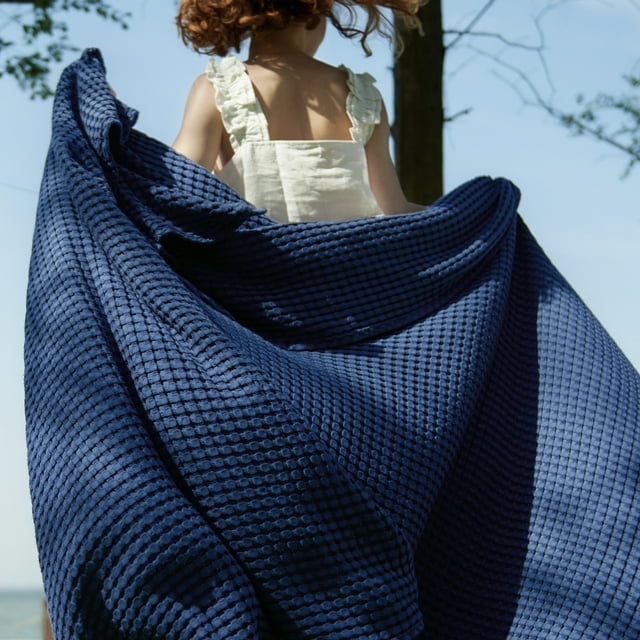 U by Bedsure Cooling Cotton Waffle Breathable Rayon Derived from Bamboo Queen Blanket Navy 90x90 inches