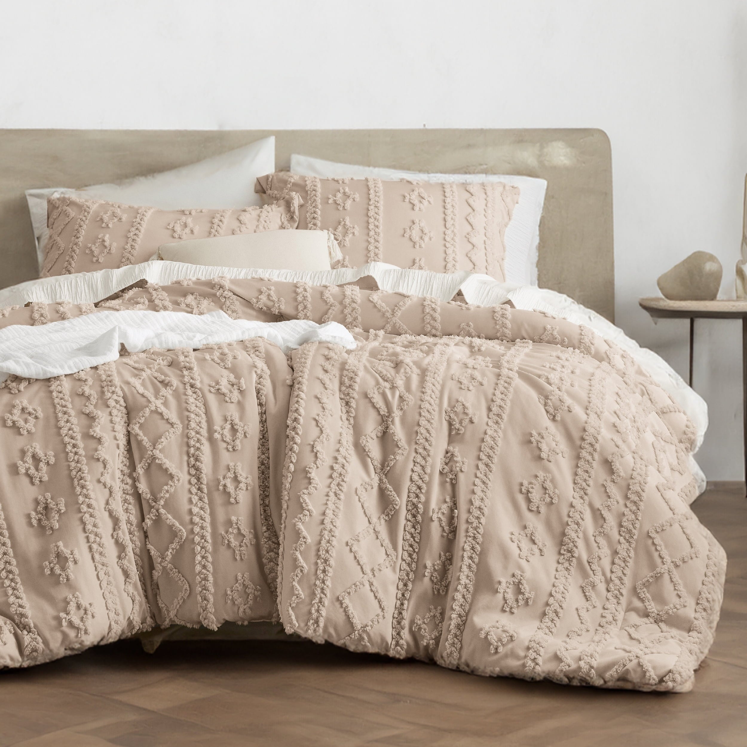 U by Bedsure Tufted Boho Comforter Set 2 Pieces Farmhouse Shabby Chic Embroidery Bed Set Soft Jacquard Comforter for All Seasons Twin Khaki