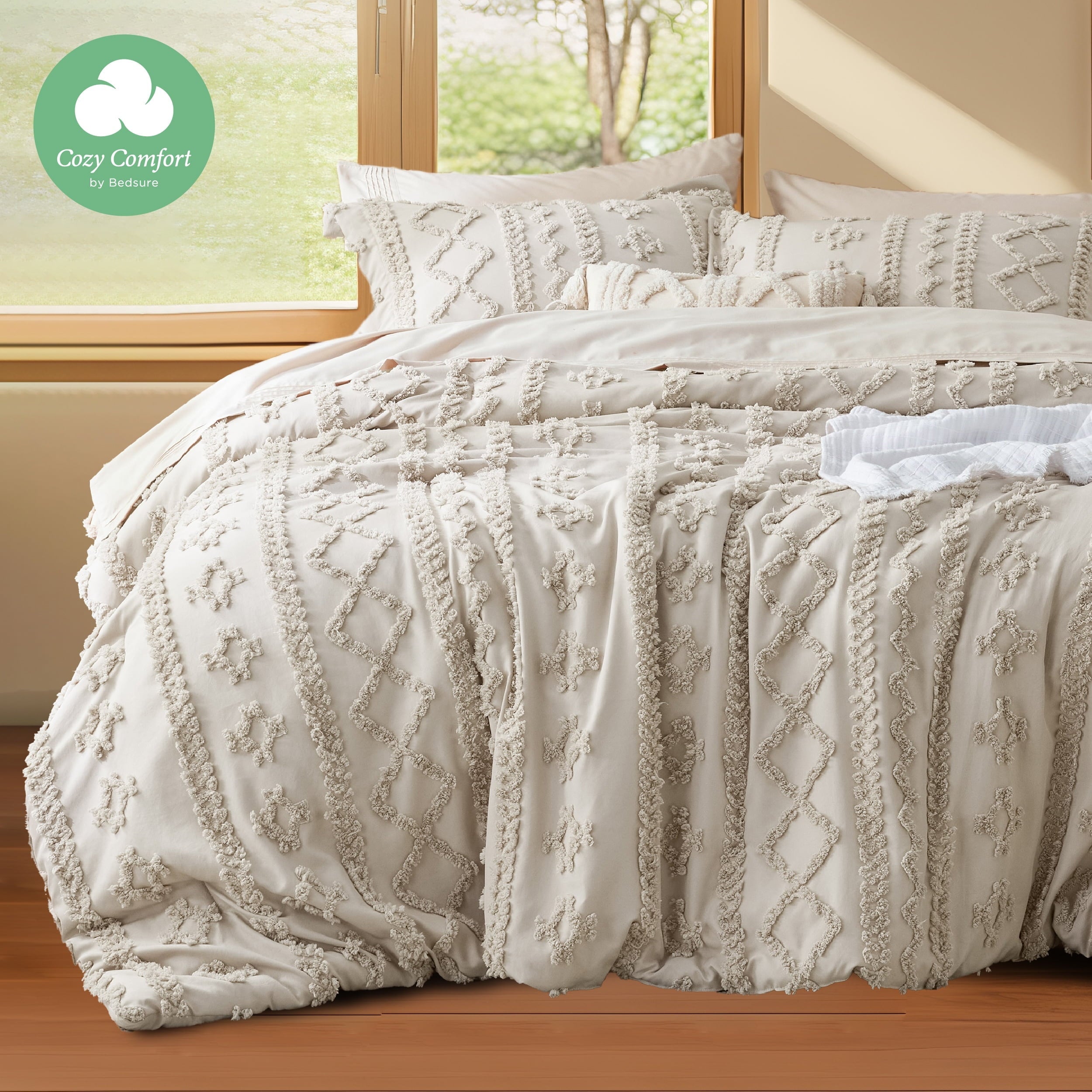 U by Bedsure Tufted Boho Comforter Set 3 Pieces Farmhouse Shabby Chic Embroidery Bed Set Soft Jacquard Comforter for All Seasons Queen Natural