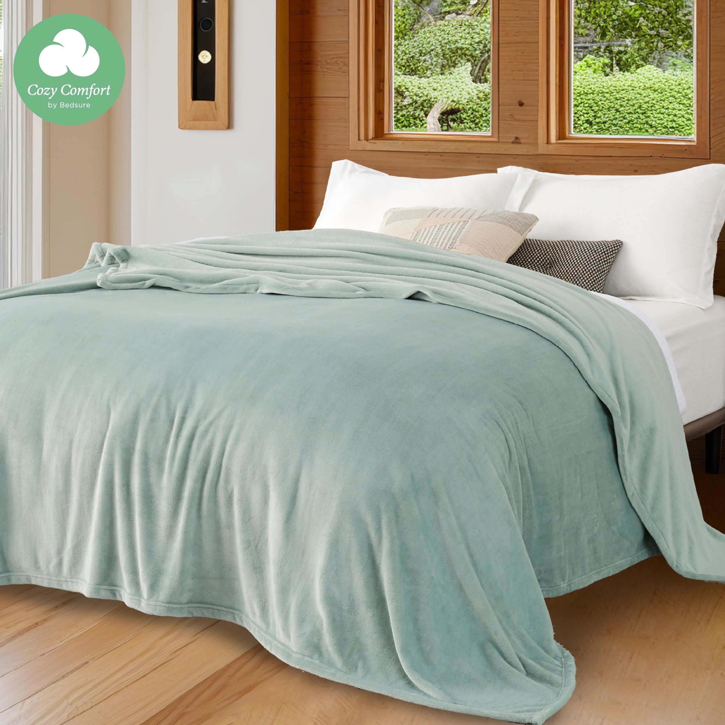 U by Bedsure Sage Green Fleece Blankets King Size  Soft Lightweight Plush Cozy Fuzzy 108X90 inches