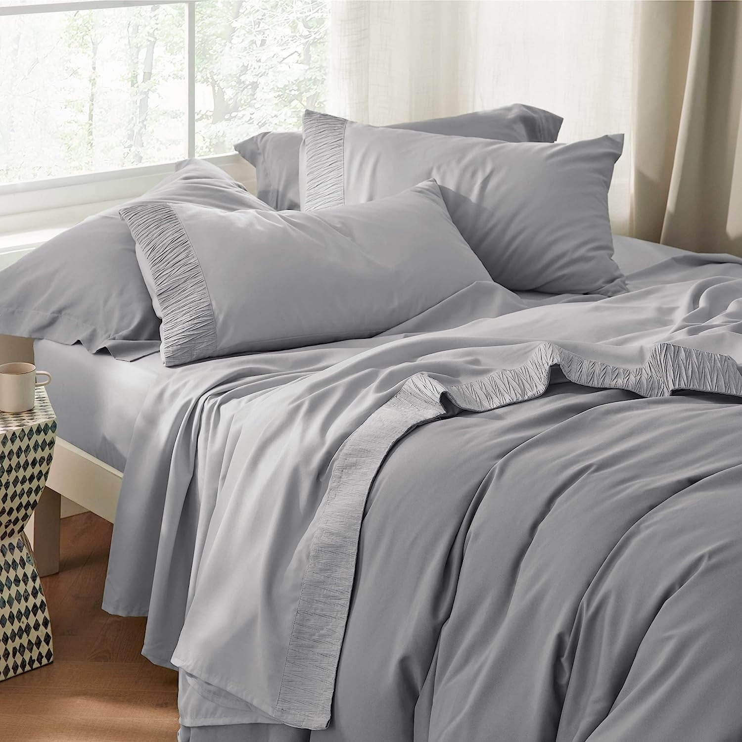 U by Bedsure 4 Pieces Hotel Luxury Light Grey Sheets Fulasy Care Polyester Microfiber material Cooling Bed Sheet Set