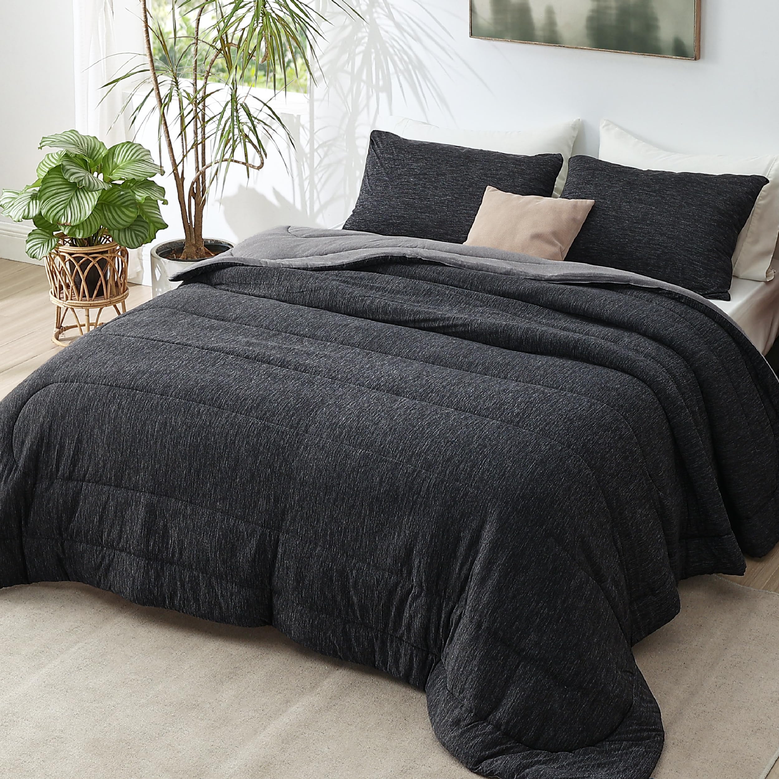 Bedsure Comforter Set - Cooling and Warm Bed Set Charcoal Black Reversible For All Season 3 Pieces 1 Queen Size Comforter 88x88 and 2 Pillow Cases 20x26