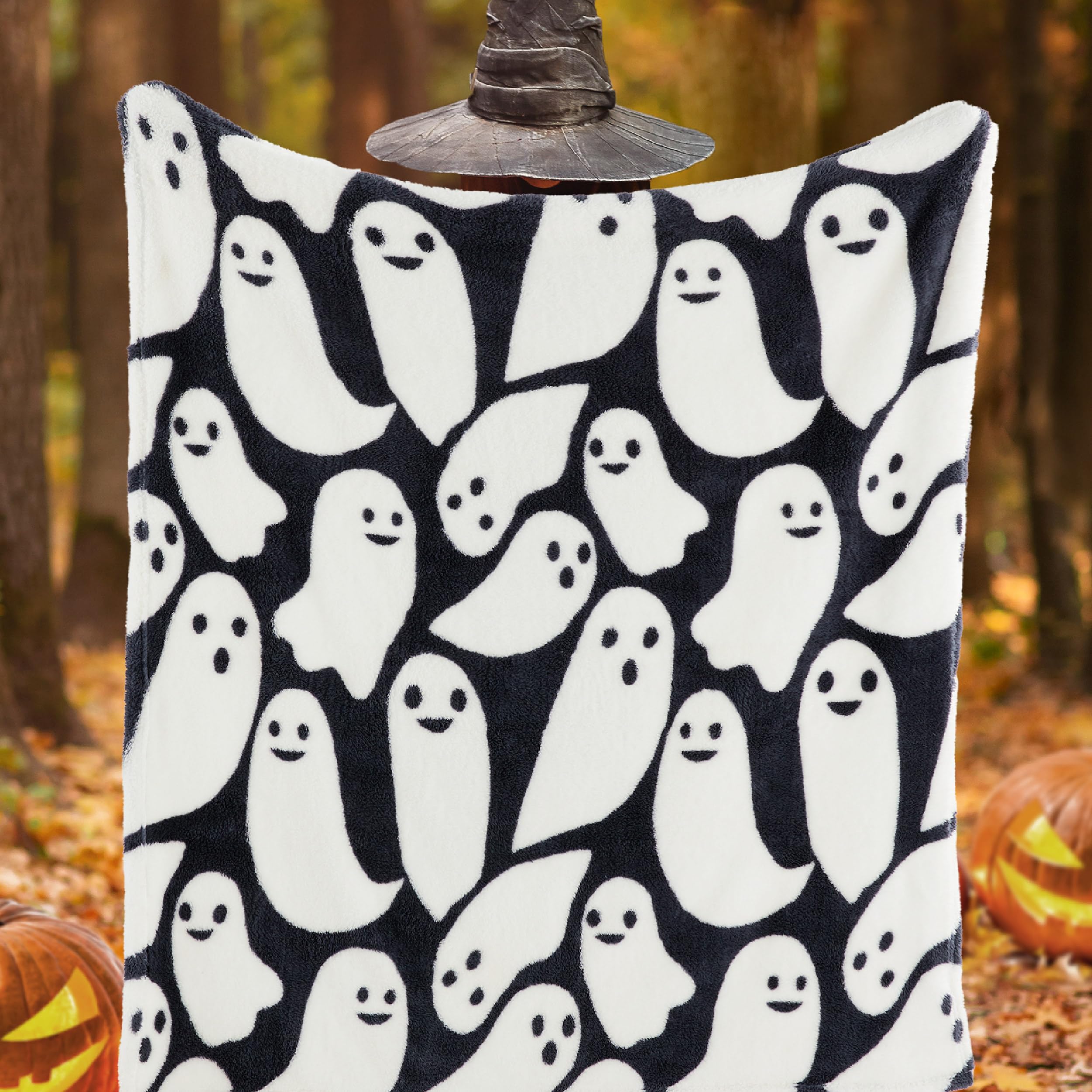 Bedsure Halloween Fleece Throw Blanket - Printed Ghost Blanket for Halloween Decorative Blanket for Couch Sofa Bed Halloween Flannel Soft Throw Blanket for Women Men Kids 50x60