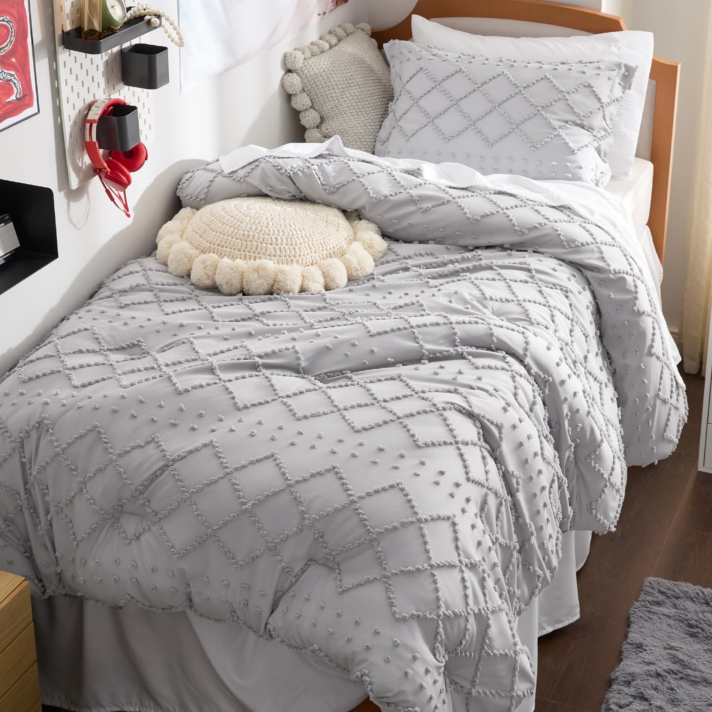 U by Bedsure Comforter Set, Boho Tufted Shabby Chic Bedding Comforter Set, 2 Pieces Vintage Farmhouse Bed Set for All Seasons, Soft Bedding Set with 1 Pillow Sham,Twin,Harbor Mist