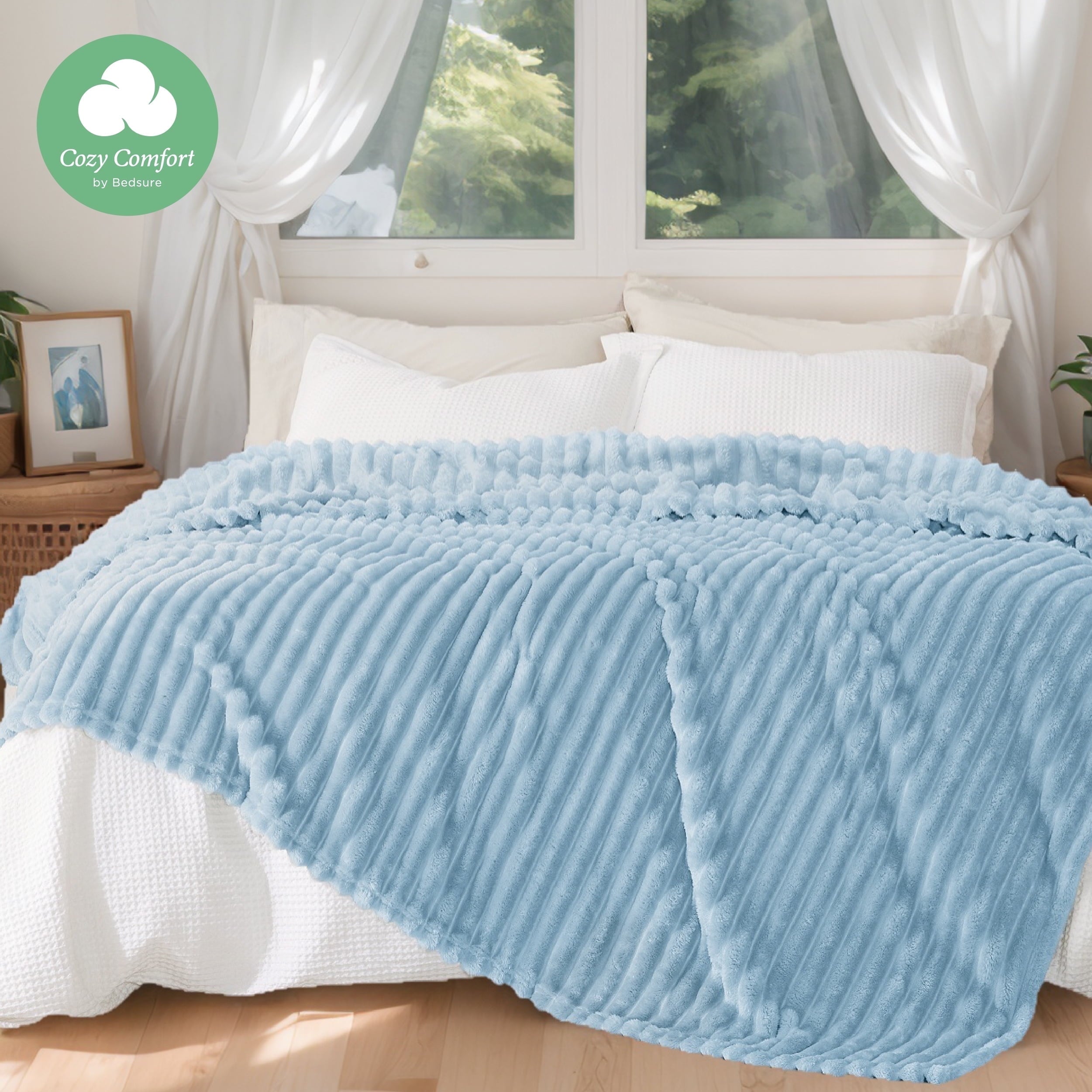 U by Bedsure Dream Blue Fleece Queen Blanket for Couch - Super Soft Cozy Blankets for Women, Girls, 90x90 inches