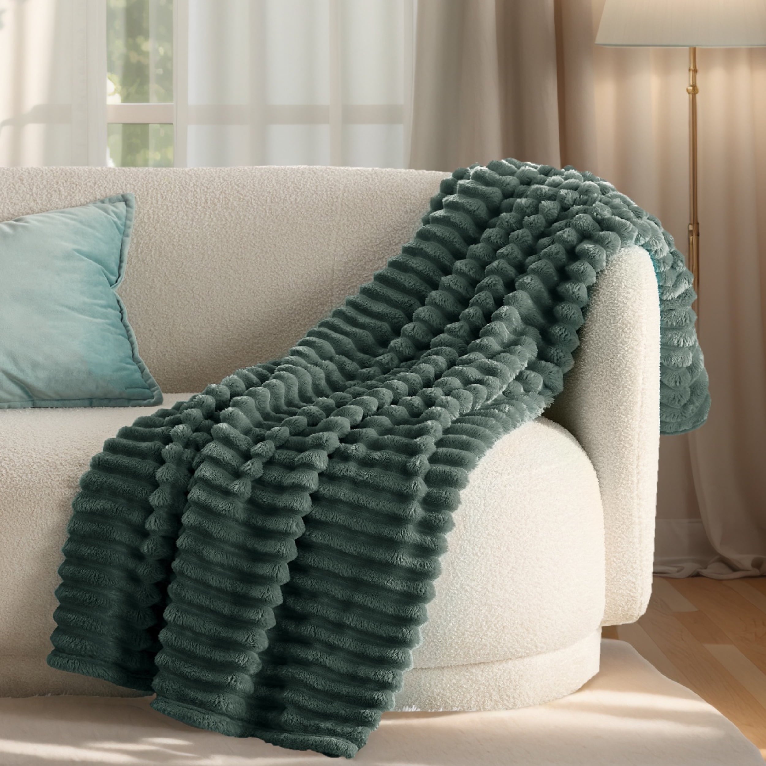 U by Bedsure Mallard Green Fleece Throw Blanket for Couch - Super Soft Cozy Blankets for Women, Girls, 50x60 inches