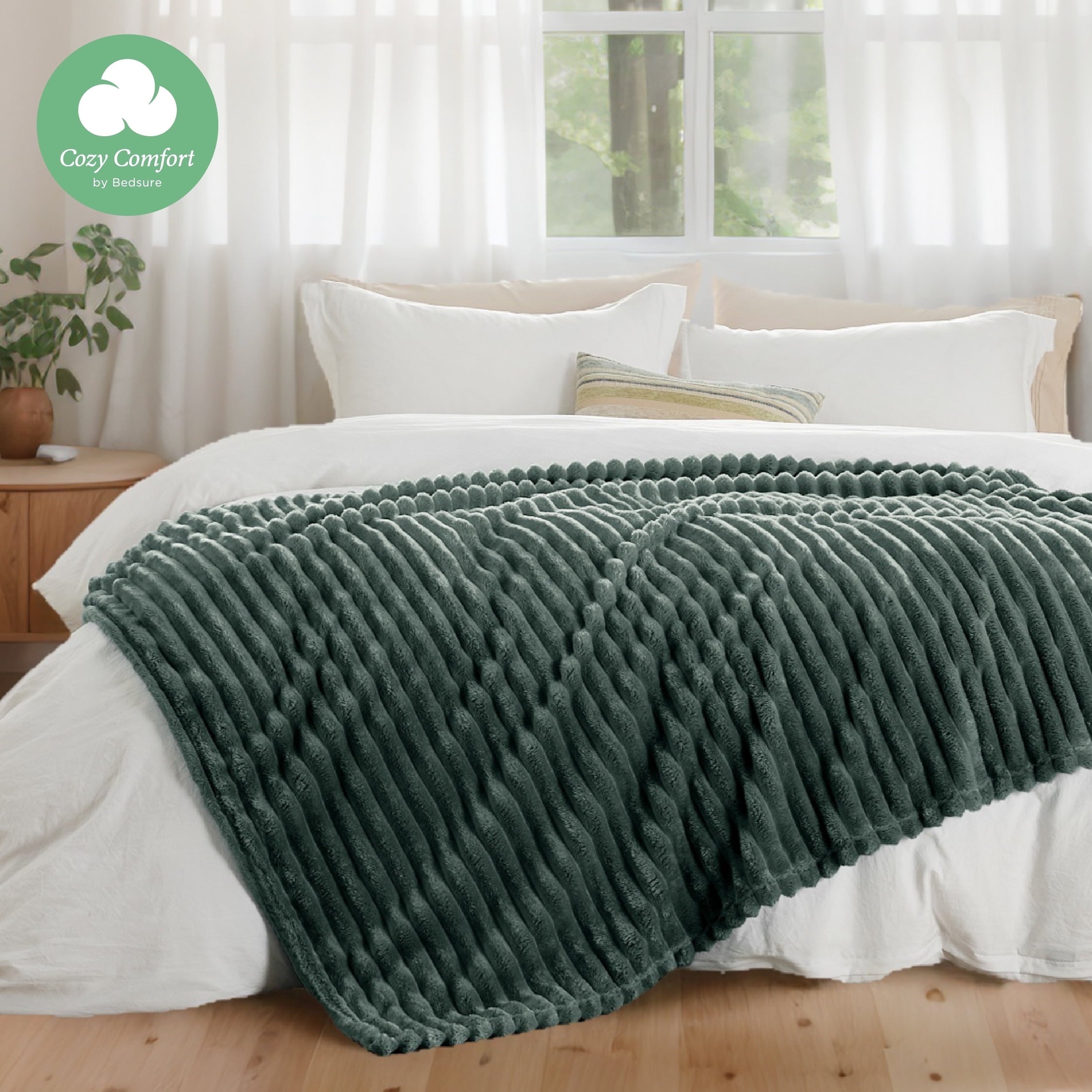 U by Bedsure Mallard Green Fleece Throw-XL Blanket for Couch - Super Soft Cozy Blankets for Women, Girls, 50x70 inches