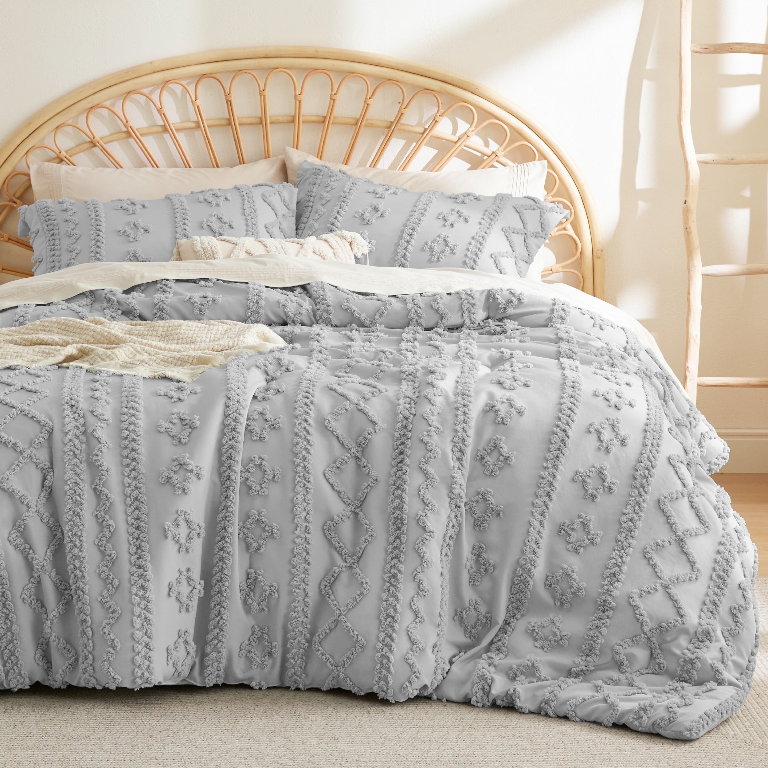 U by Bedsure Tufted Boho Comforter Set, 2 Pieces Farmhouse Shabby Chic Embroidery Bed Set, Soft Jacquard Comforter for All Seasons,Twin,Oyster Mushroom