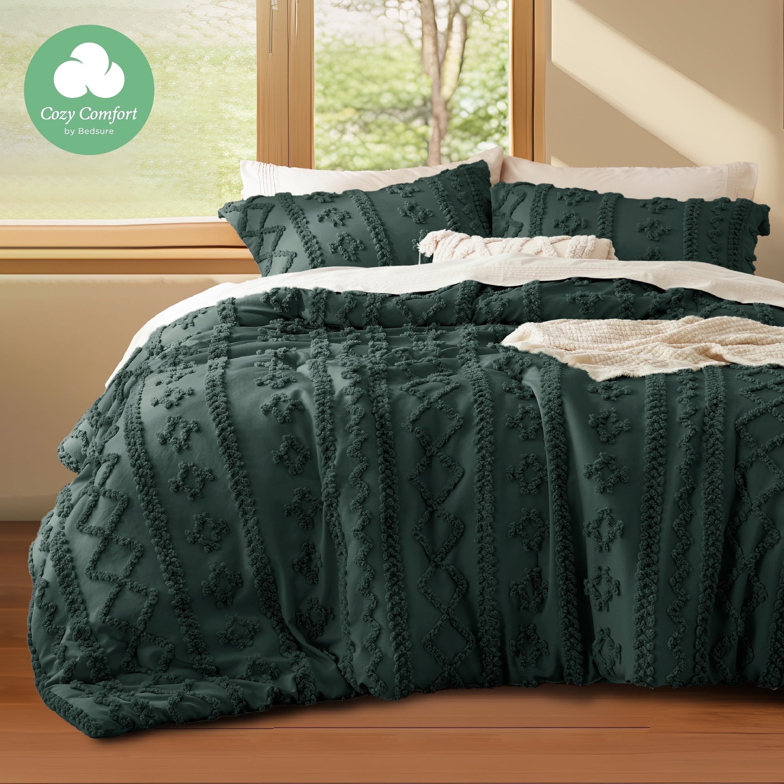 U by Bedsure Tufted Boho Comforter Set, 3 Pieces Farmhouse Shabby Chic Embroidery Bed Set, Soft Jacquard Comforter for All Seasons,Queen,Mallard Green