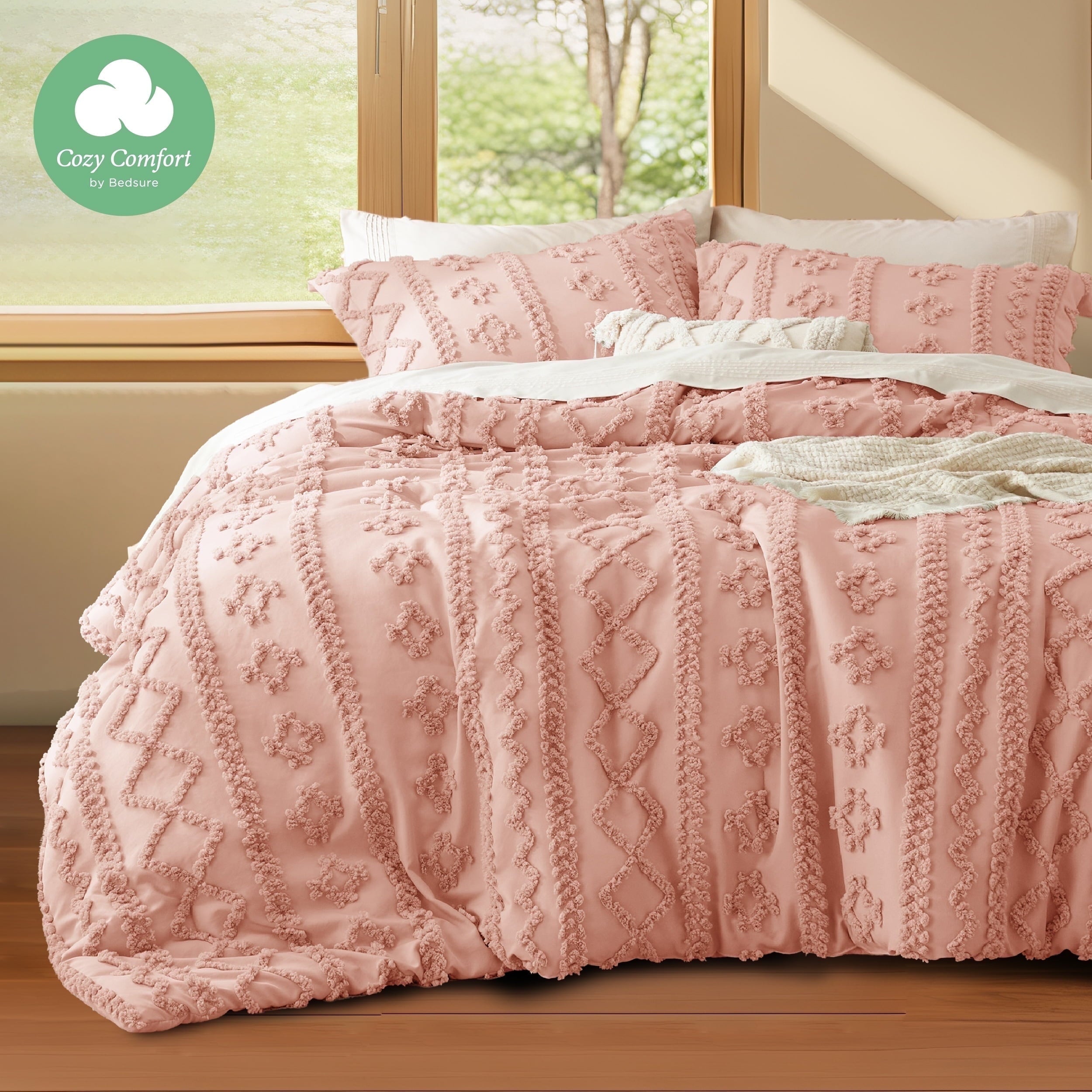 U by Bedsure Tufted Boho Comforter Set, 3 Pieces Farmhouse Shabby Chic Embroidery Bed Set, Soft Jacquard Comforter for All Seasons,King,Coral Pink