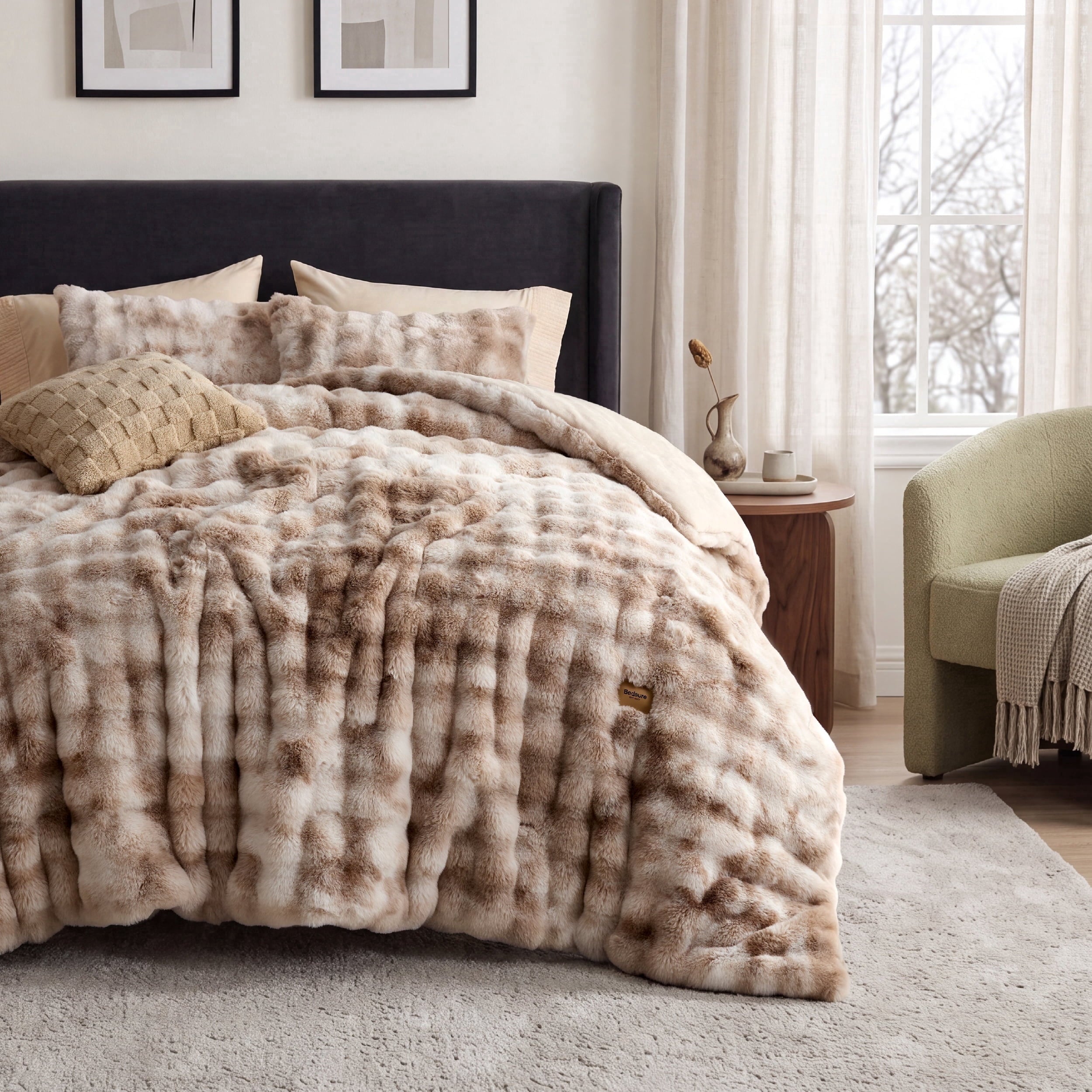 U by Bedsure Fluffy Comforter Set Queen, Beige Faux Fur Comforter Queen Size, Soft Shaggy Plush Bubble Bedding Comforter Sets, Winter Warm Luxury Fuzzy Bed Set 3 Pieces New