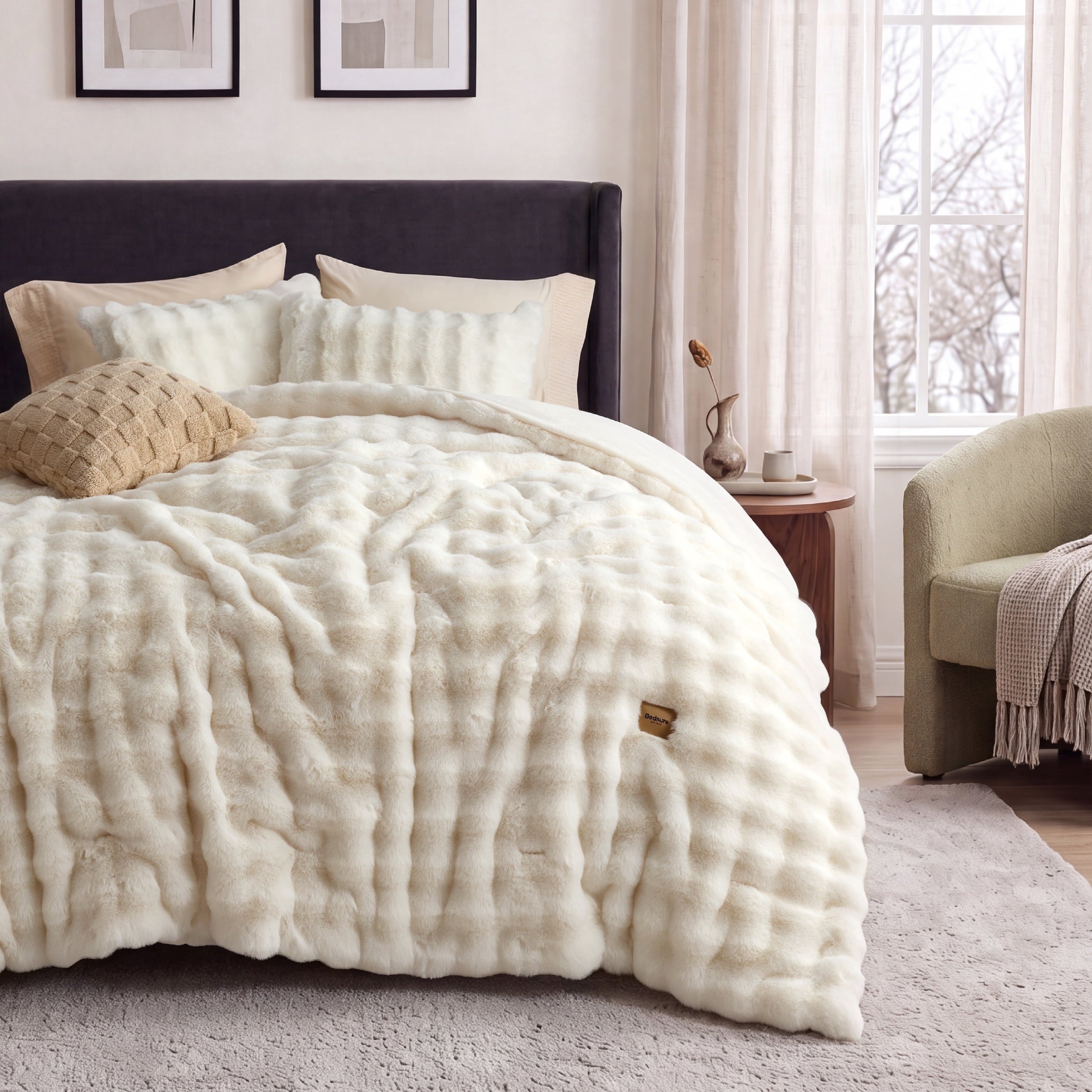 U by Bedsure Fluffy Comforter Set Queen, White Faux Fur Comforter Queen Size, Soft Shaggy Plush Bubble Bedding Comforter Sets, Winter Warm Luxury Fuzzy Bed Set 3 Pieces New
