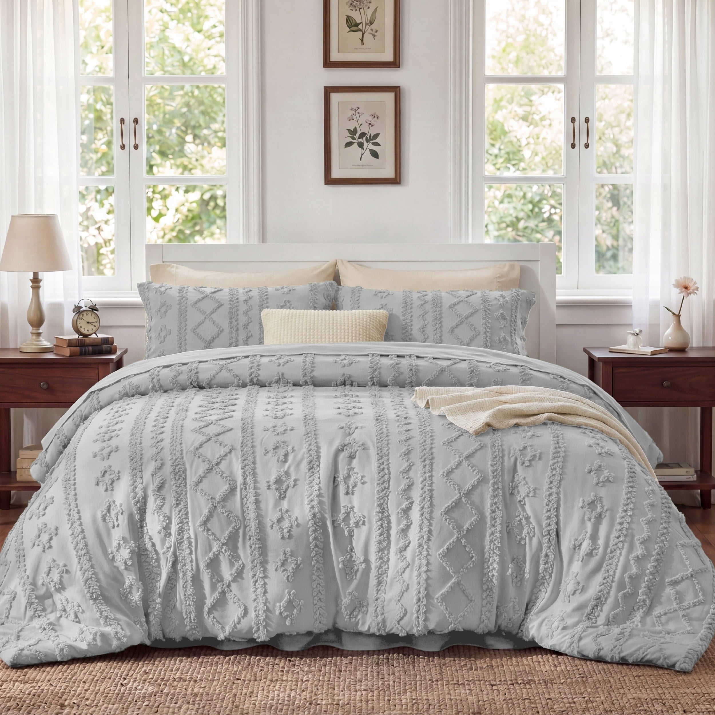 U by Bedsure Tufted Boho Comforter Set King, Chip Gray, 3 Pieces Farmhouse Shabby Chic Embroidery Bedding Set, Soft Jacquard Comforter for All Seasons New