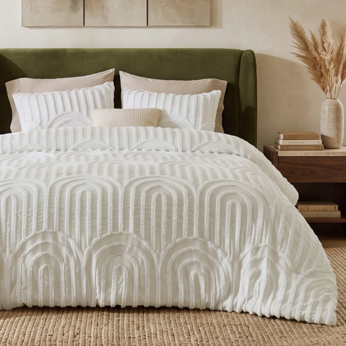 U by Bedsure Boho Tufted White Comforter Set Queen Size, 3 Pieces Farmhouse Arch Pattern Bedding, 1 Comforter, 2 Pillow Shams, 90x90 Inches New