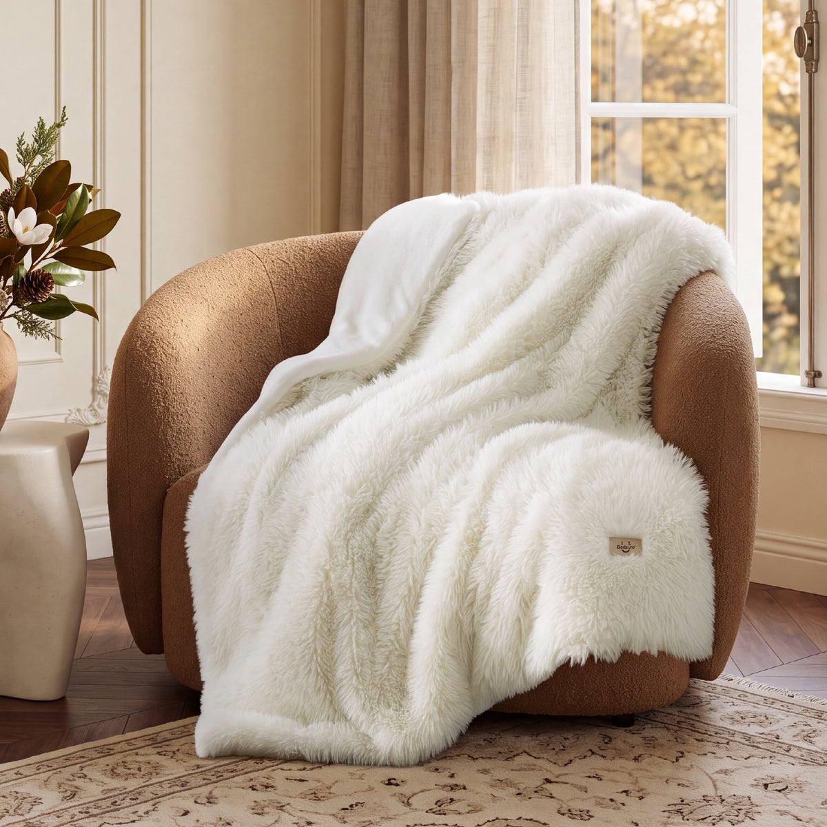U by Bedsure Faux Fur Throw Blanket for Couch, Extra Soft Fuzzy Fluffy Shaggy Blanket, Warm Cozy Plush Fleece Throw, 50x60 Winter Blanket, White New