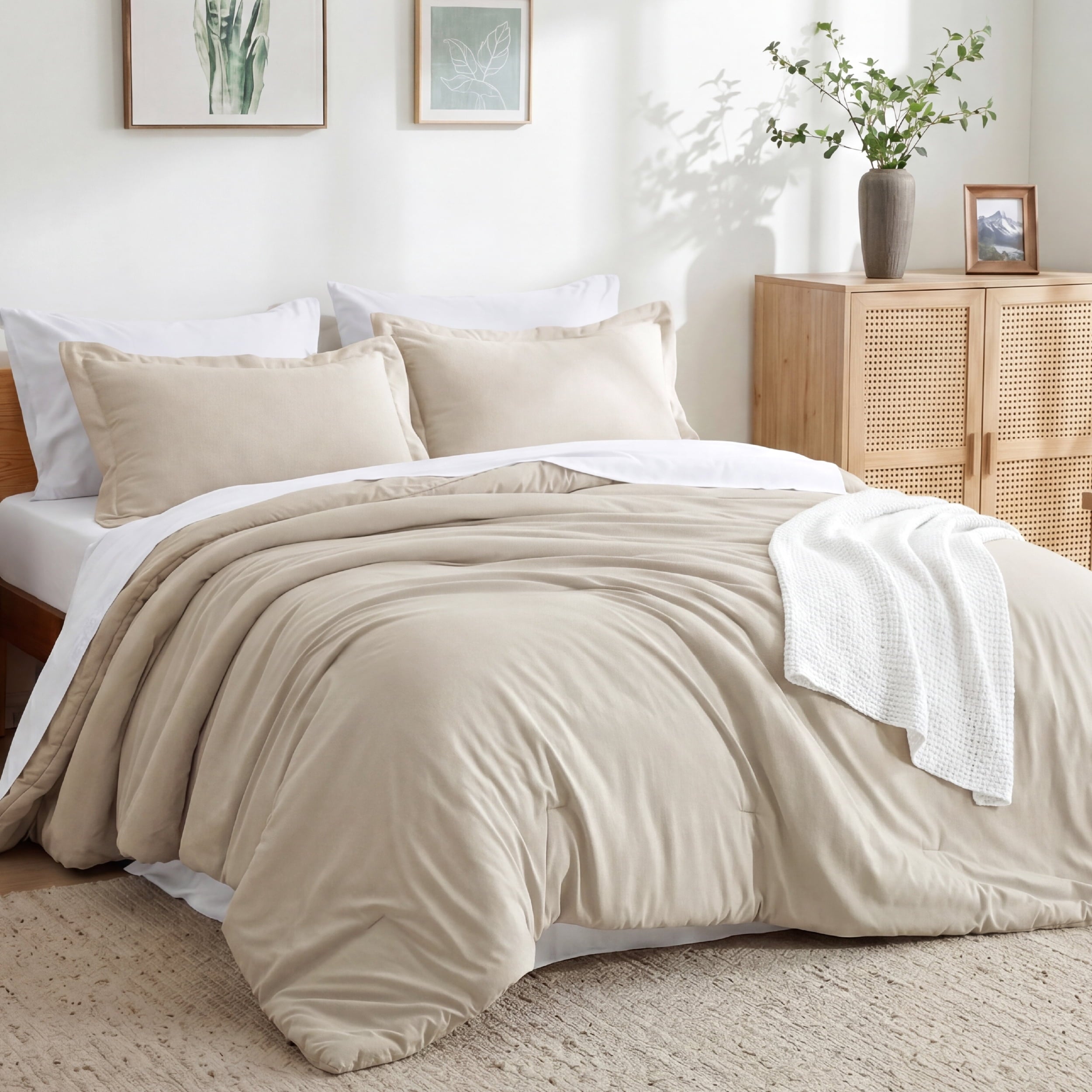U by Bedsure King Comforter Set Beige, 7 Pieces Reversible Bed in a Bag, Boho Lightweight Bedding Set, Contrasting Design, new