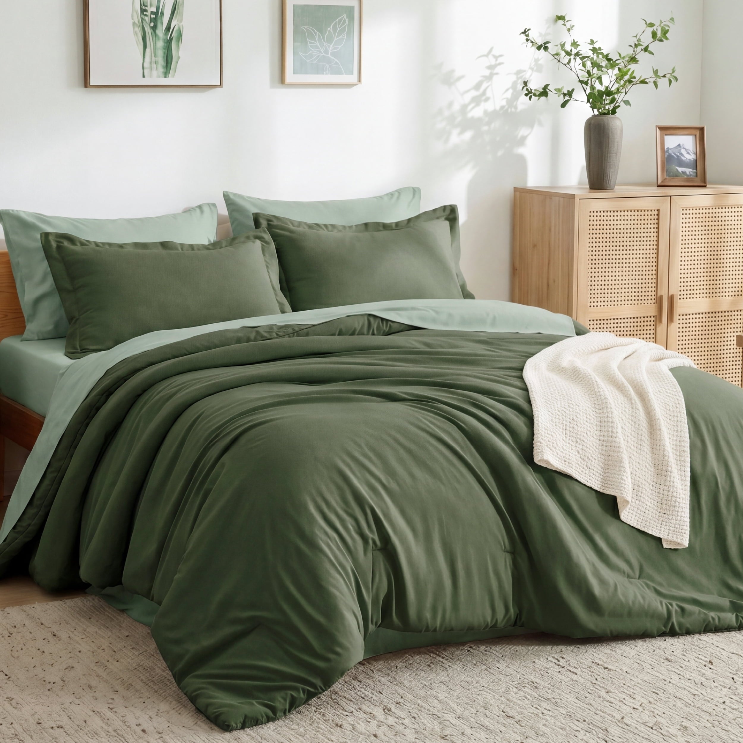 U by Bedsure Queen Comforter Set Olive Green, 7 Pieces Reversible Bed in a Bag, Boho Lightweight Bedding Set, Contrasting Design New