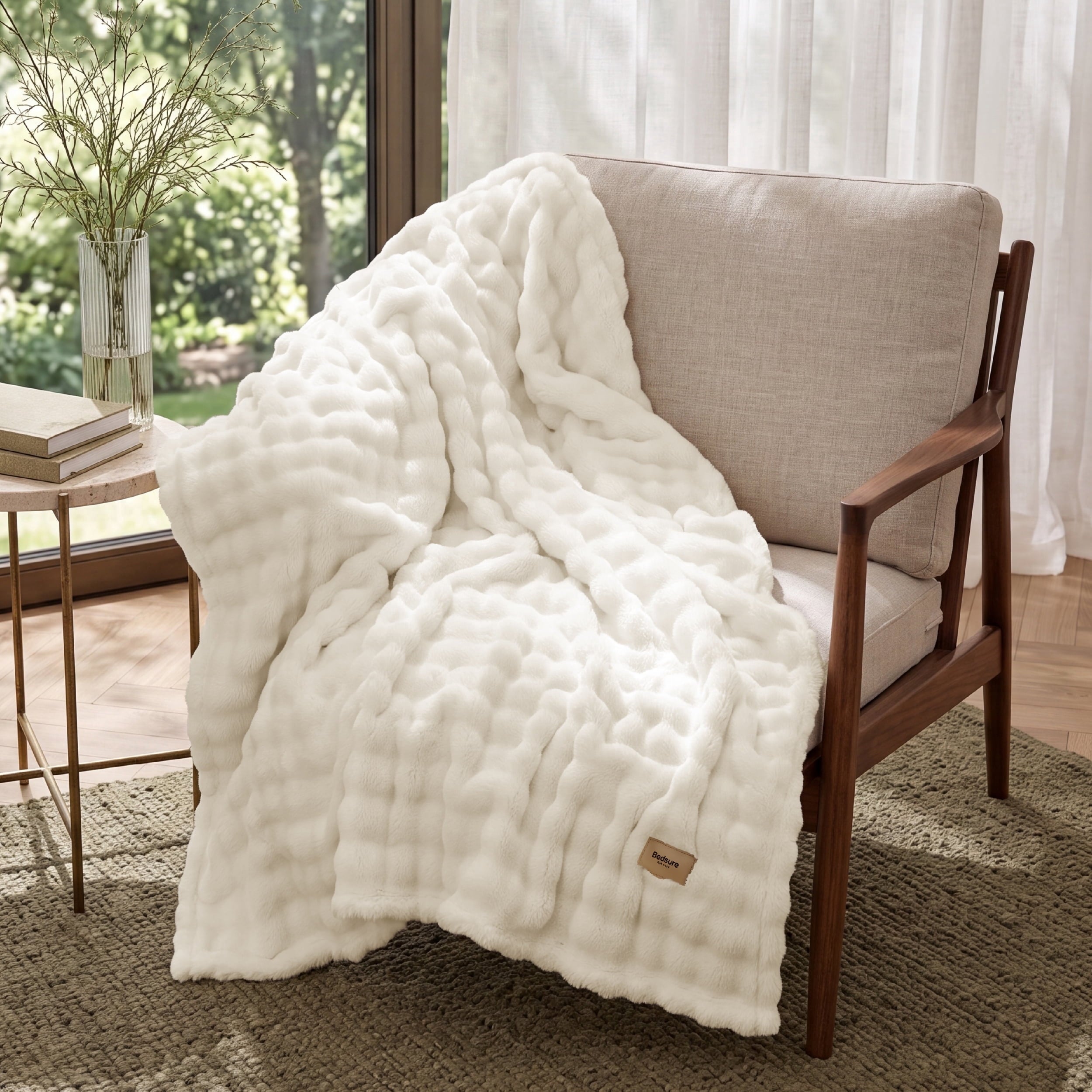 U by Bedsure 3D Bubble Faux Fur Twin Blanket, Cream White Cloud Textured Soft Plush Decor Bed Blanket, All Season Cozy Blanket for Bedroom, Twin Size New