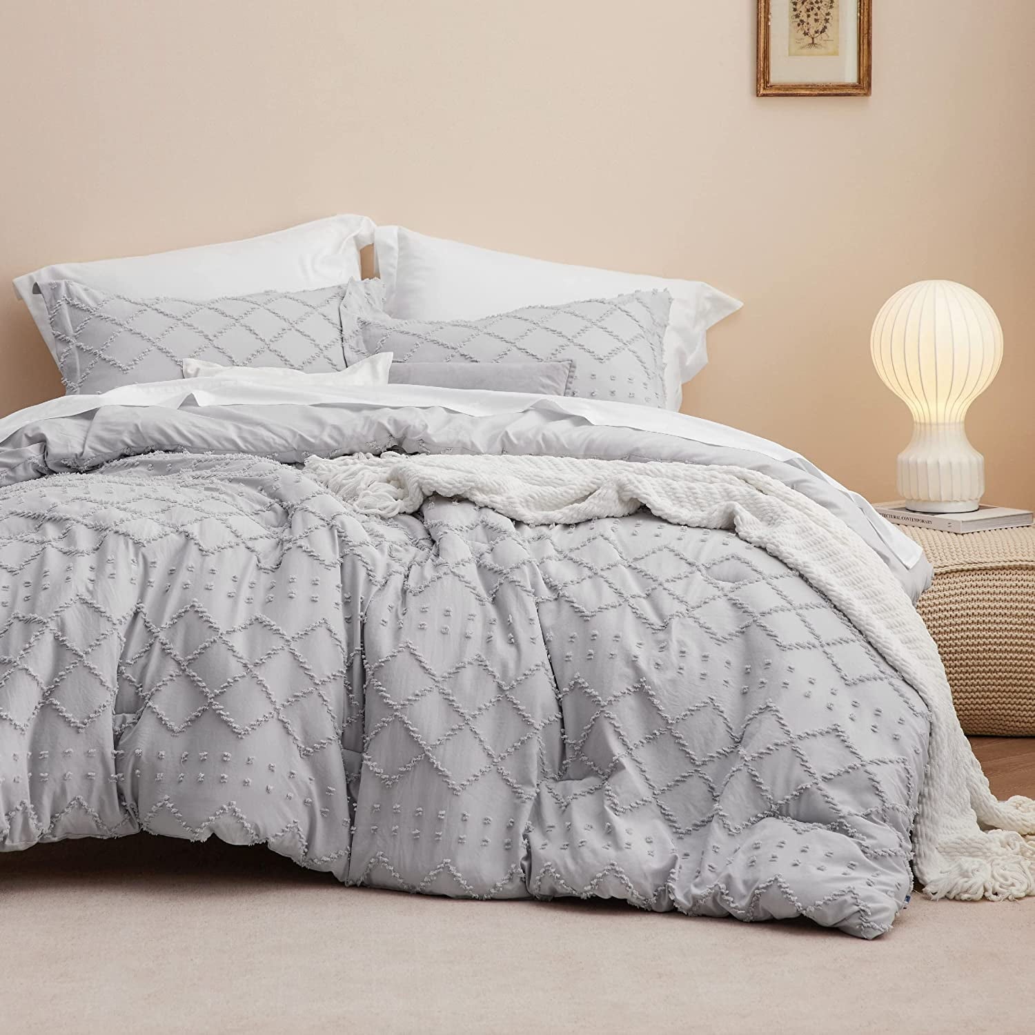 U by Bedsure King Size Comforter Set - Light Grey Comforter, Boho Tufted Shabby Chic Bedding Comforter Set, 3 Pieces Farmhouse Bed Set for All Seasons, Fluffy Soft Bedding Set with 2 Pillow Shams