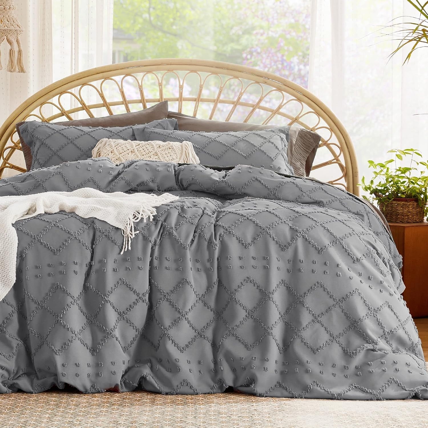 Cozy Comfort  Queen Duvet Cover Set, Boho Bedding for All Seasons, 3 Pieces Embroidery Shabby Chic Home Bedding,Grey