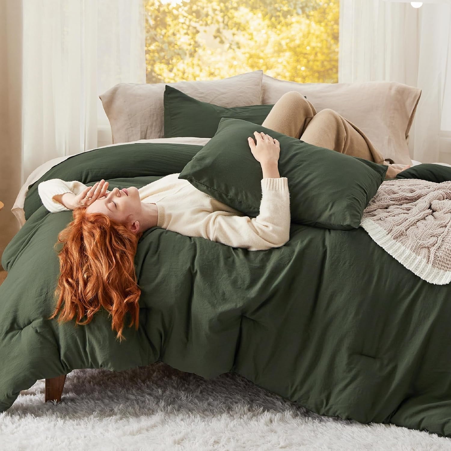 U by Bedsure Queen Size Comforter Sets, Dark Green Soft Prewashed Bed Comforter for All Seasons, 3 Pieces Warm Bedding Sets, 1 Lightweight Comforter (90"x90") and 2 Pillowcases (20"x26")