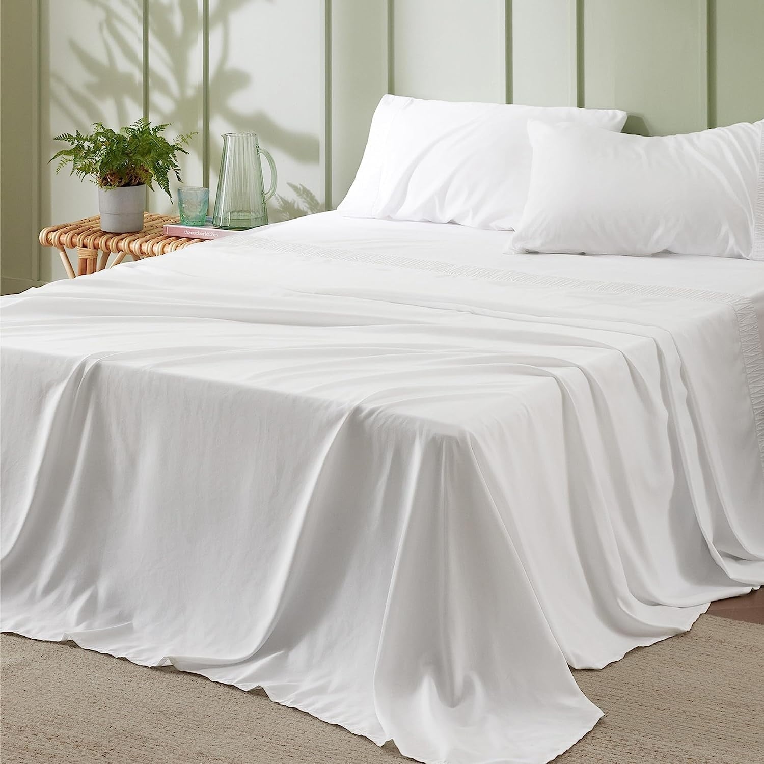U by Bedsure 4 Pieces Hotel Luxury Pure White Sheets Kingasy Care Polyester Microfiber material Cooling Bed Sheet Set